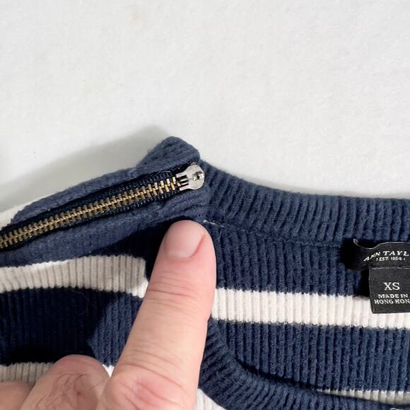 Ann Taylor Tunic Style Shirt Woman's XS VINTAGE Made in Hong Kong Navy Stripe - Picture 4 of 11